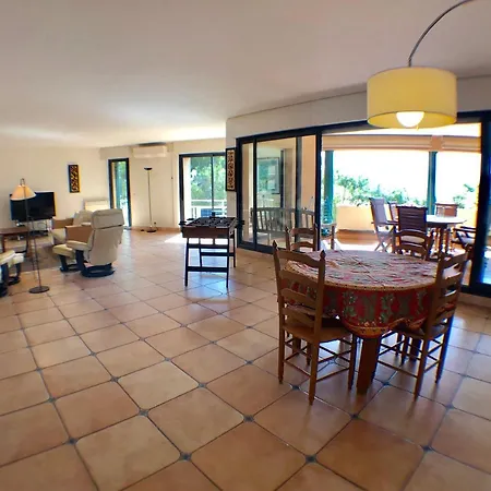 Apartment La Seniorie Hyeres